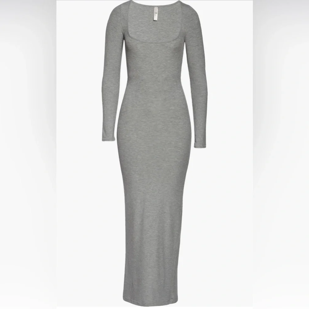 New SKIMS Soft Lounge Long Sleeve Dress - Picture 4 of 6